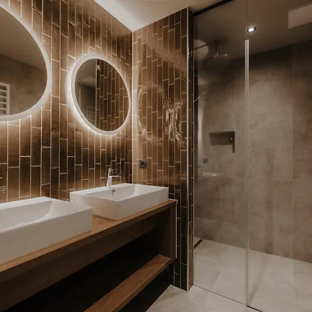 Fraeulein Nannerl - Boutique Mit Saunahaus