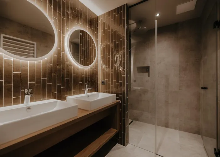 Fraeulein Nannerl - Boutique Mit Saunahaus