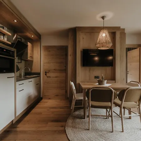 Fraeulein Nannerl - Boutique Mit Saunahaus Apartment Gerlos